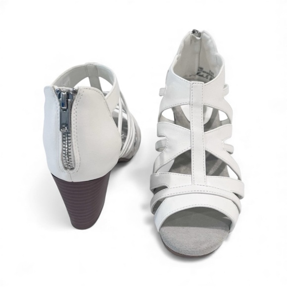 Easy Street Amaze Strappy Block Heel Sandals Back Zip White 7.5 Wide NEW - Picture 7 of 16